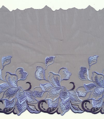 Broderie sur tulle rigide